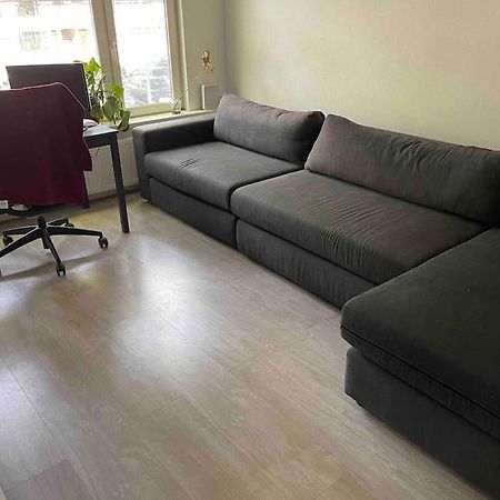 Private Double Bed Room Only With Balcony In Apartment Rotterdam Exterior photo