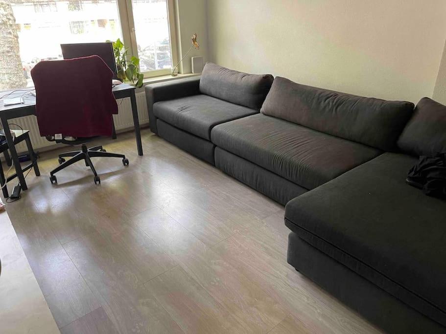 Private Double Bed Room Only With Balcony In Apartment Rotterdam Exterior photo